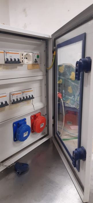 Tablou electric uzat în  stare bună