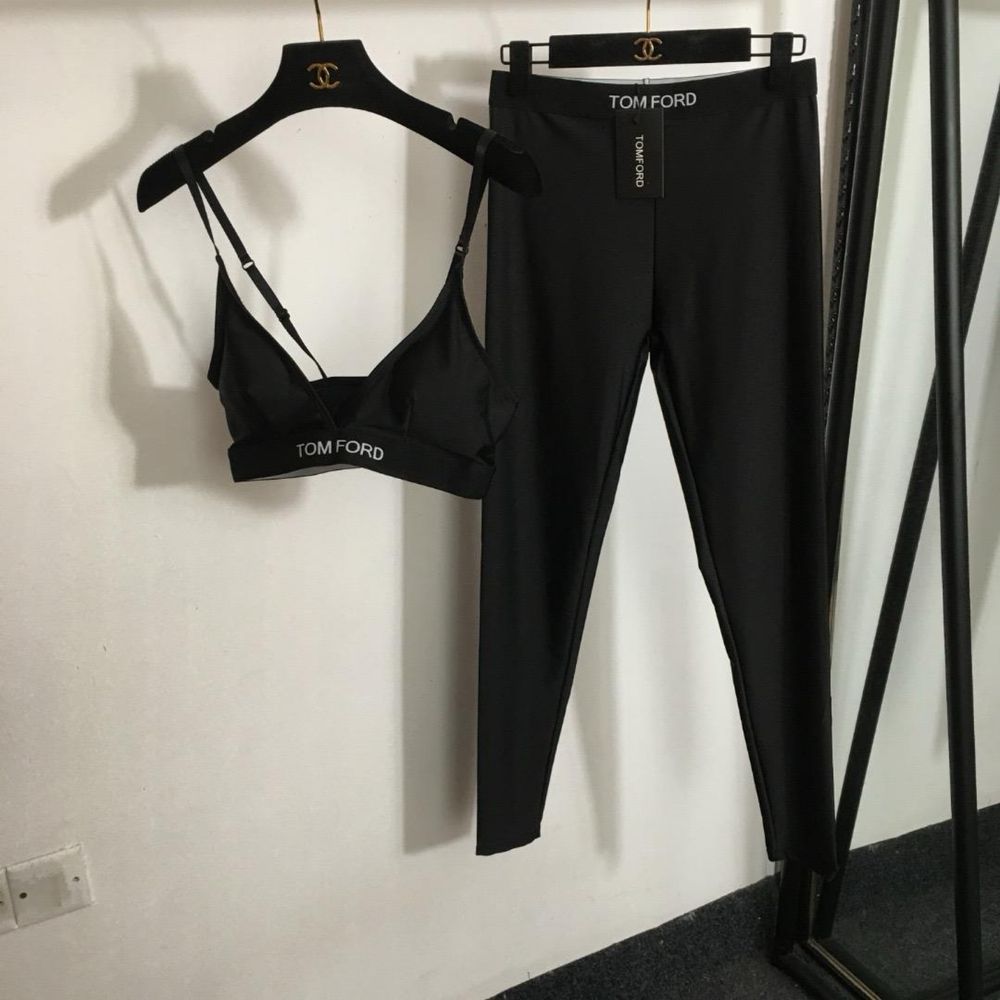 Costum Tom Ford stoc M L