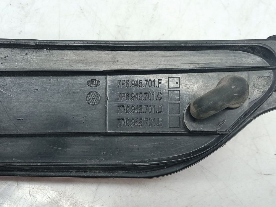 Lampa ceata stanga spate 7p6945701f Volkswagen VW Touareg generatia 2