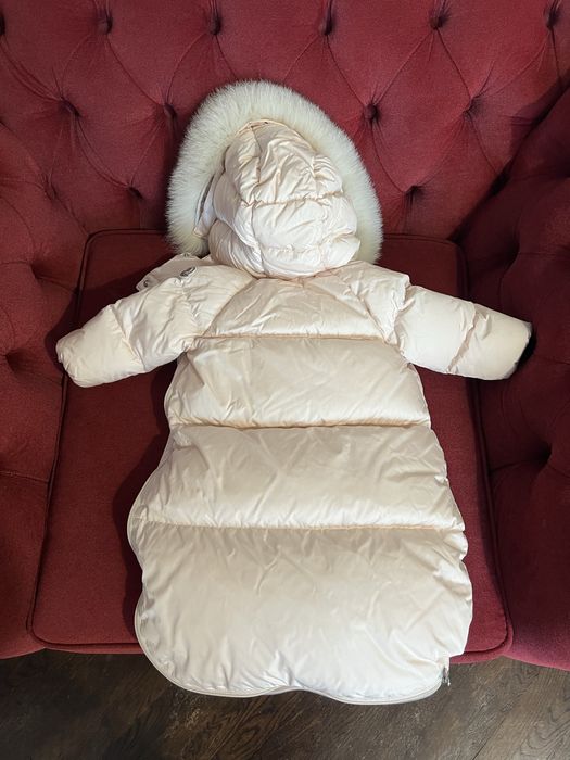 Vand combinezon- sac de iarna pentru bebelusi Moncler