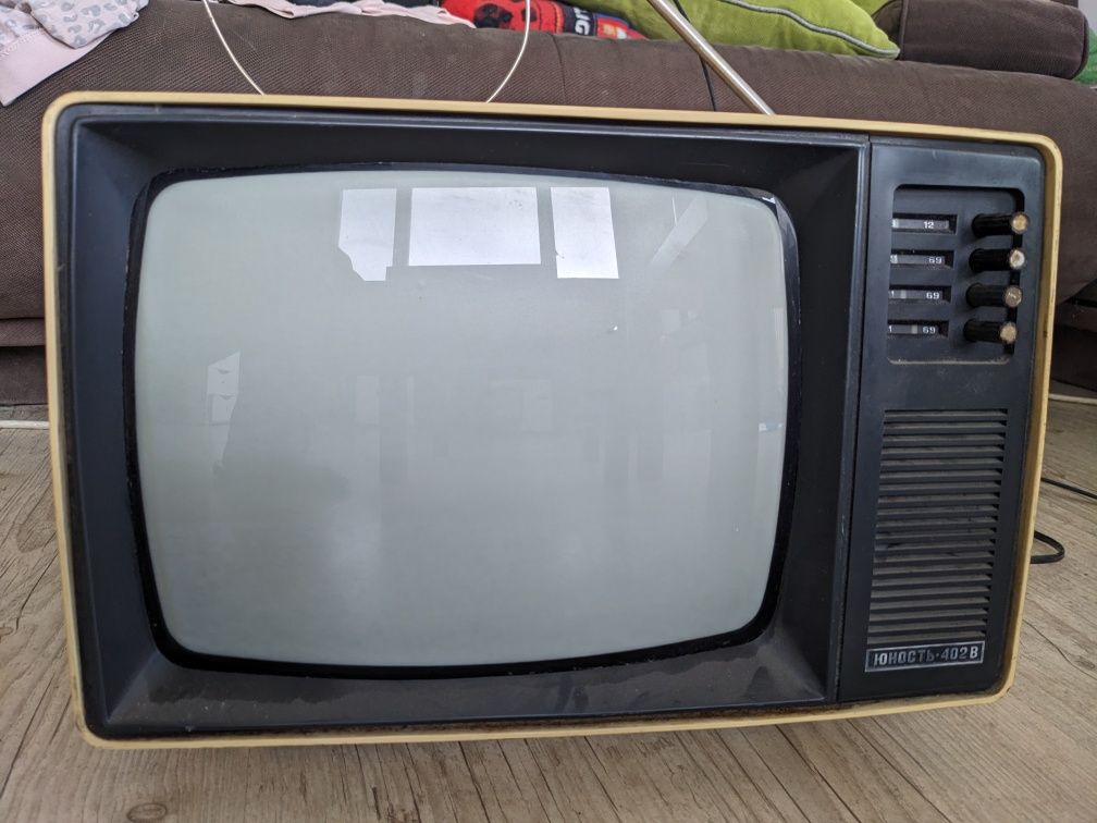 Телевизор Юност 402 В