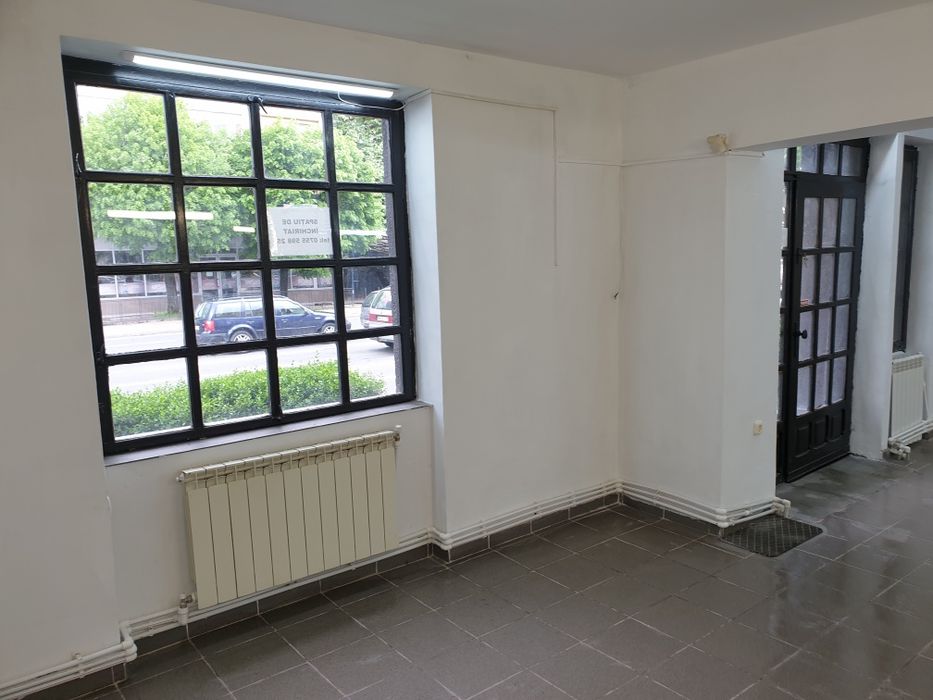 InchiriezSpatiu comercial st culturi 4/ 24  pret 500 euro sau 150000 e