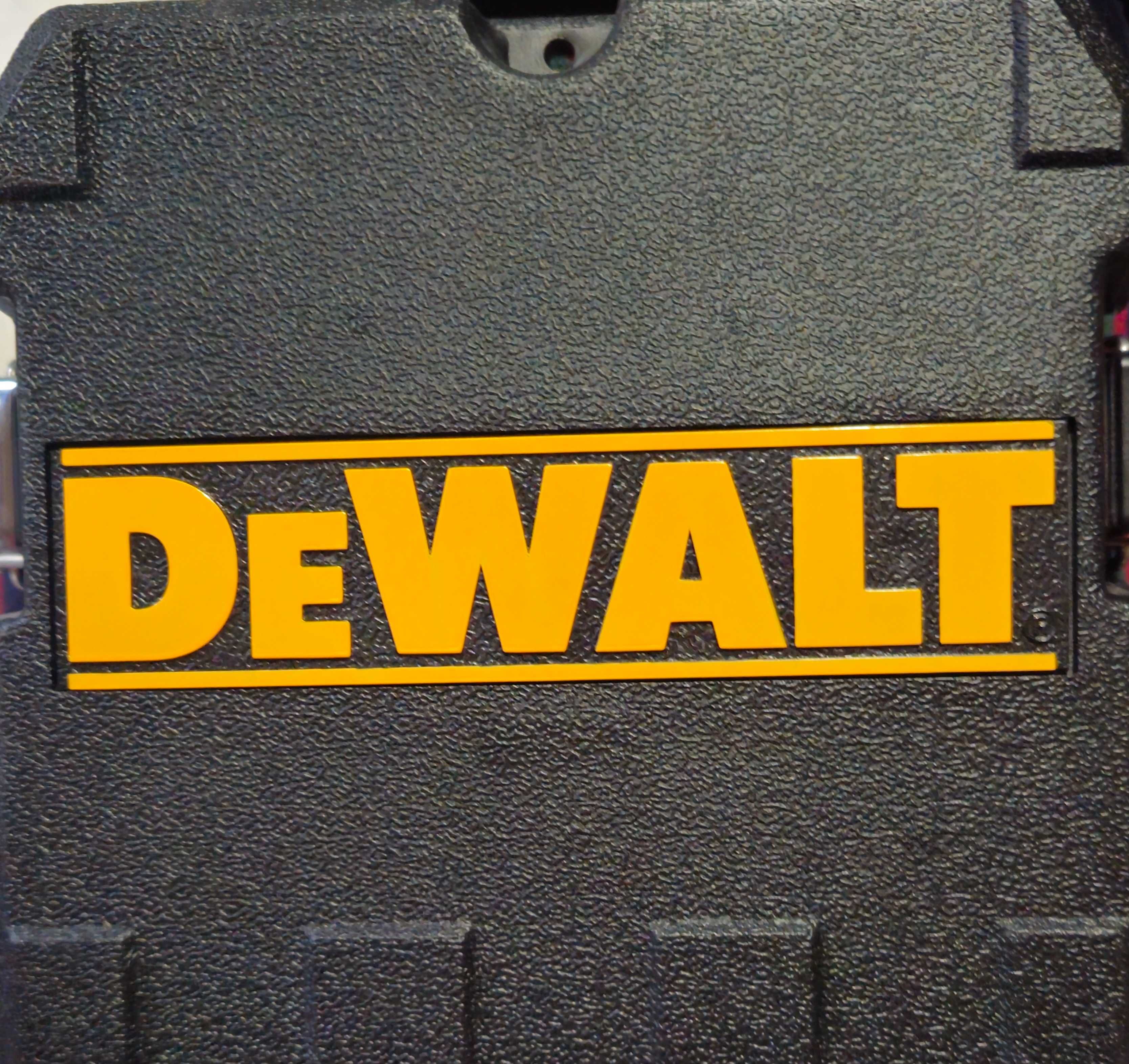 Nivela cu laser, cu linii in cruce, DeWalt DW088CG