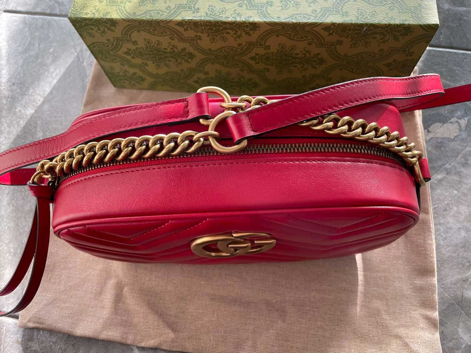 Geanta Gucci din piele roșie Gucci Marmont maner si lant, autentica