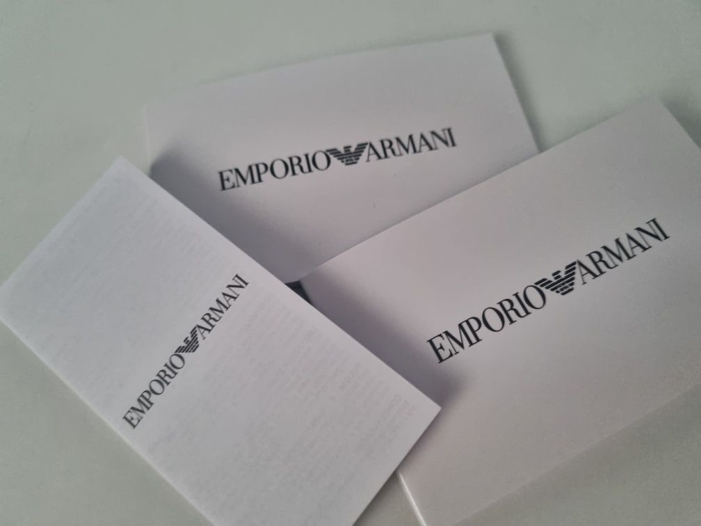 Чисто нови , закупени преди два дни EMPORIO ARMANI .