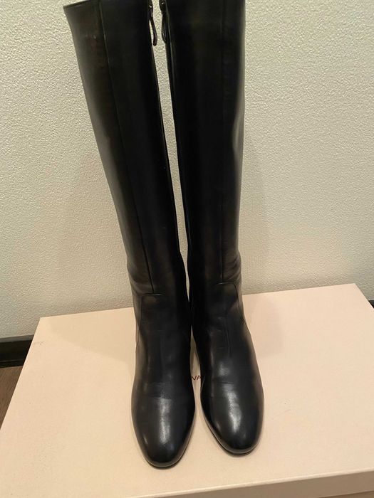 продам новые женские сапоги