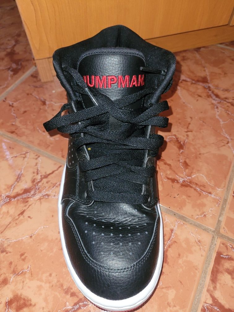 Adidasi Jordan Jump Man