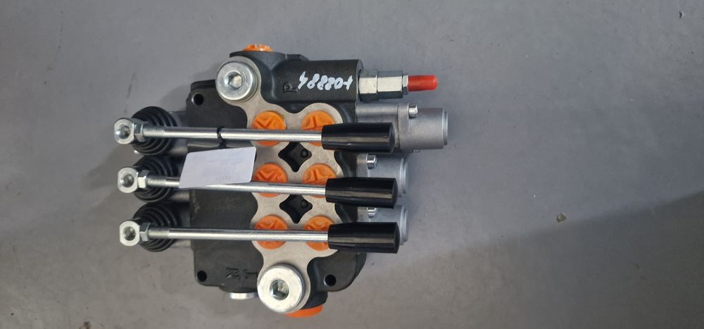 Distribuitor hidraulic cu 4 manete debit 40L/min cu levier inclus HIDR