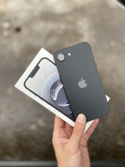 Телефон Айфон 16е 100% все в оригинале