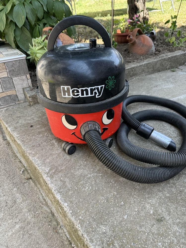 Прахосмукачка Henry/Numatic HVR 200A