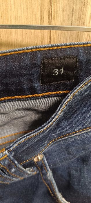 Стилни , гъзарски дънки