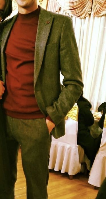 Костюм шим сотилади