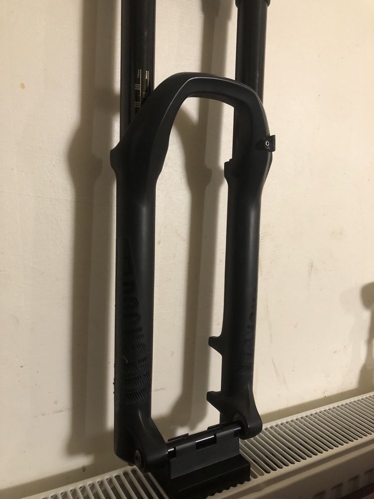 Furca Rockshox Yari 27.5 180 mm