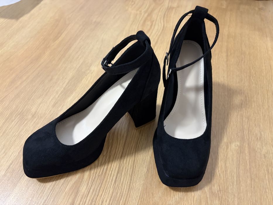 Елегантни дамски обувки