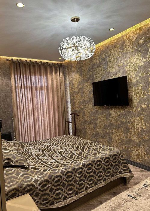 Срочно!!! Сдаётся 1Х 5/9 евро кв центр города в Метро ойбек а28