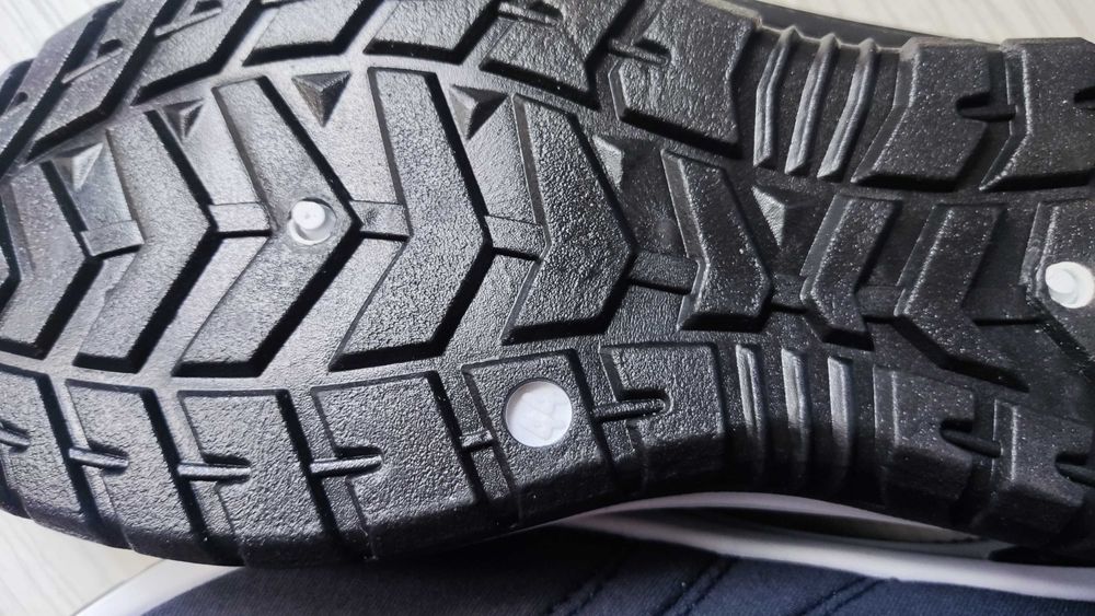 Нови сникери 42 номер