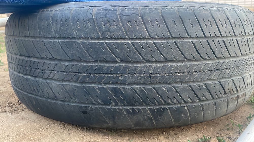 Продам шины на R17
