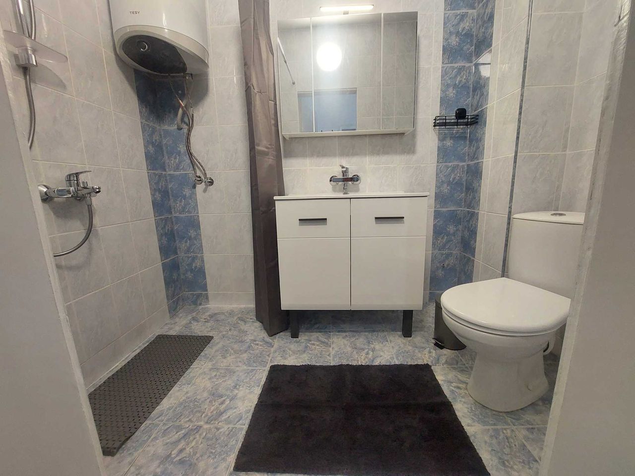 Дава се под наем Двустаен апартамент в Пловдив, Мараша - 65 кв.м за 510 € - Снимка #3