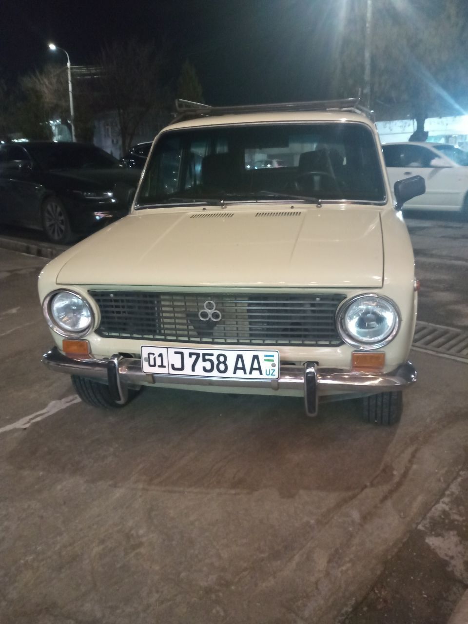 Jiguli moshina 2102
