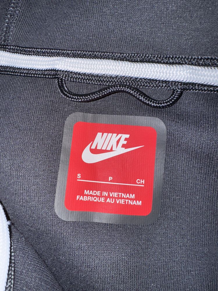 Nike tech fleece S