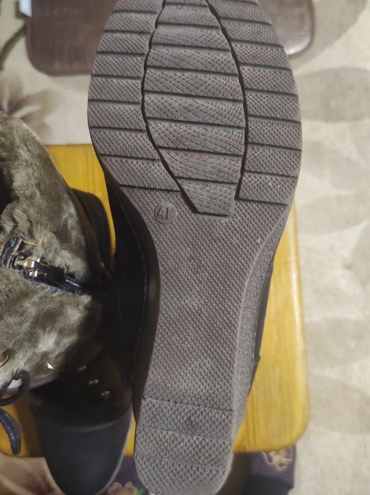 Ботинки зимние размер41