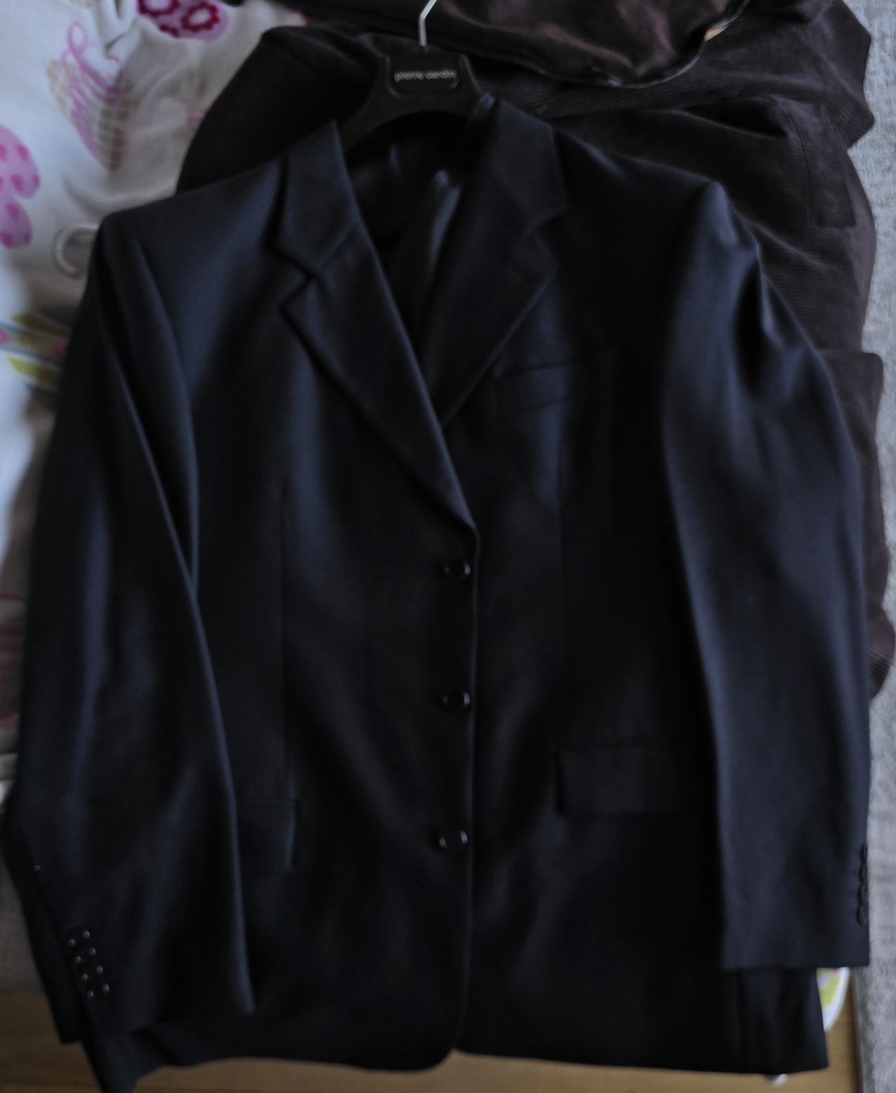 Costume bărbătești Pierre cardin și Giorgio armani