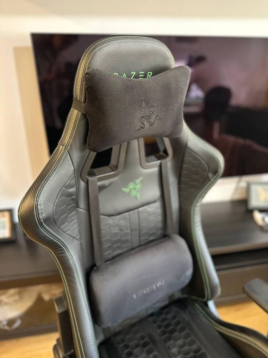 Vând scaun gaming TYPE Z – Razer Edition™ by Legend