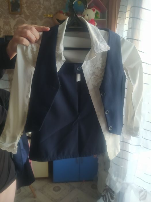 Продам школьную форму для девочки р-р 22 на 1,2класс