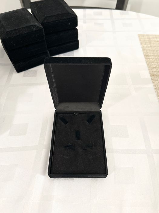 Велурени кутии за бижута 16 броя