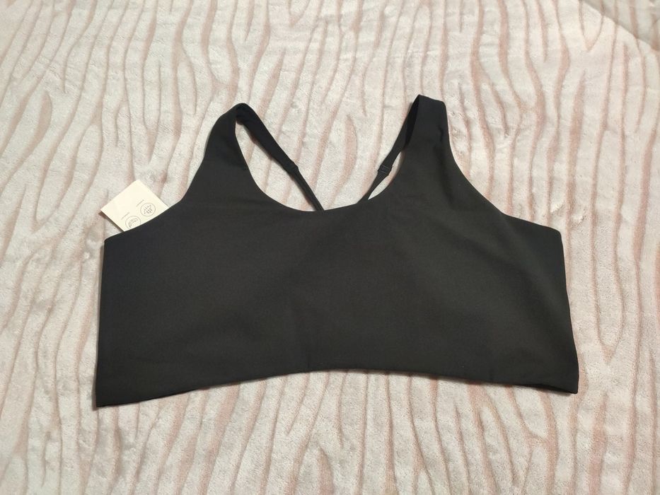 H&M спортен сутиен light support