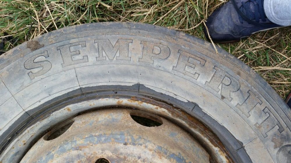 Гума 245 70 19.5 с джанта семперит