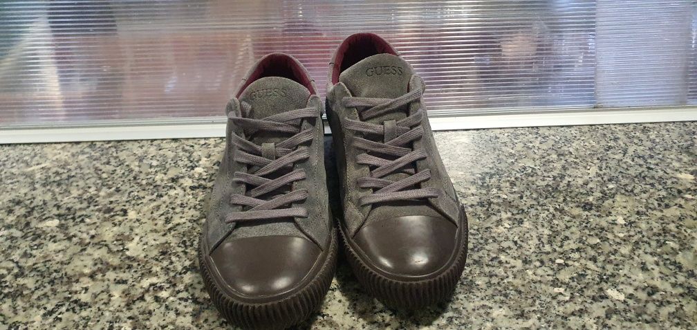 Маратонки: GUESS: 43номер
