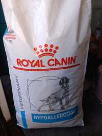 Продавам хипоалергенна храна за кучета - 14 кг.