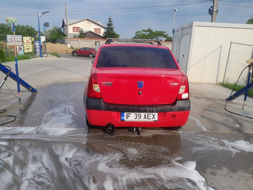 Vând Dacia Logan