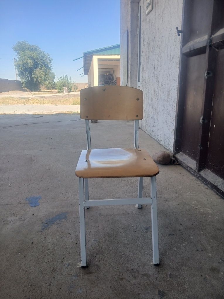 Парты  стули ...
