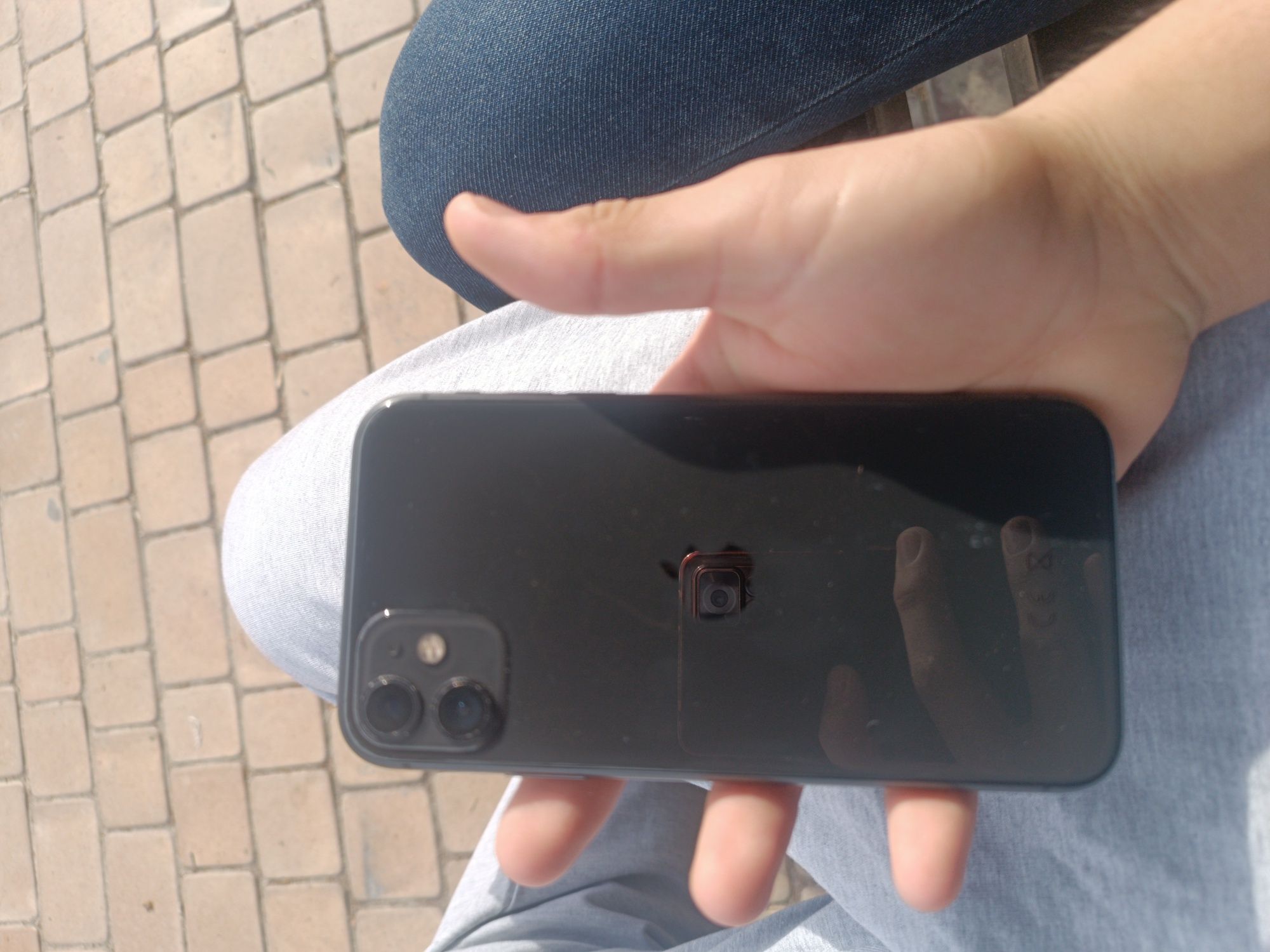 Iphone 11 karobkasi bilan
