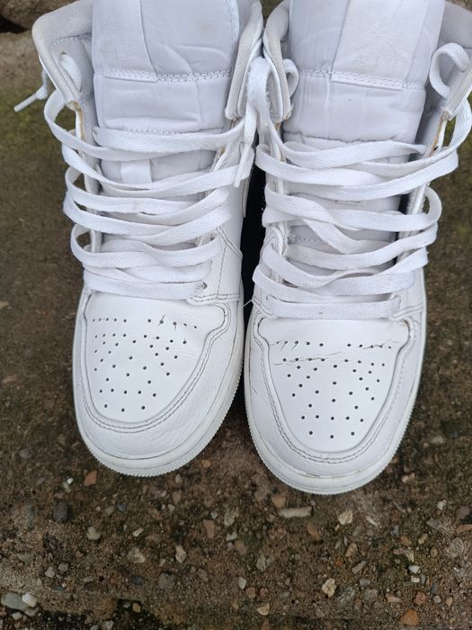 jordan 1 mid triple white 40