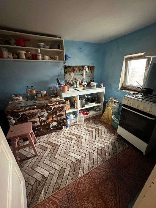 Casa de vanzare + teren in comuna Produlesti