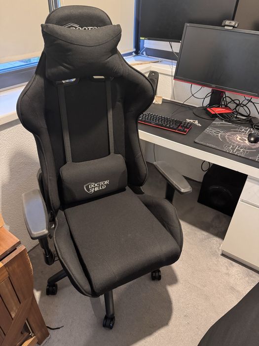 Scaun gaming 400 lei
