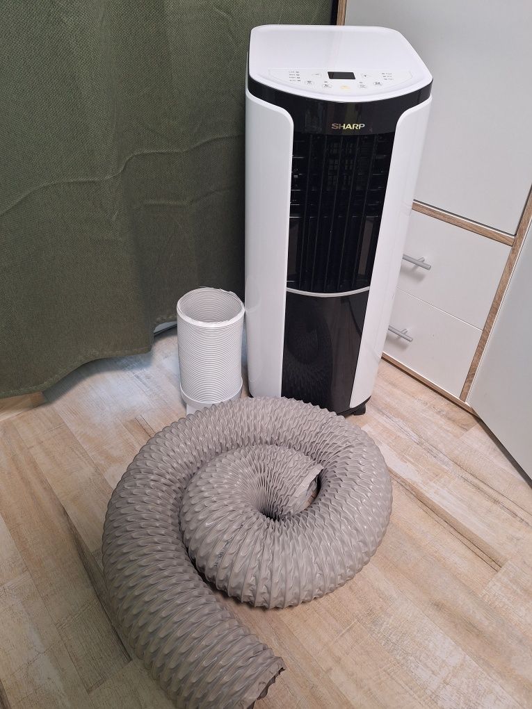 Продавам мобилен климатик Sharp CVH7XR