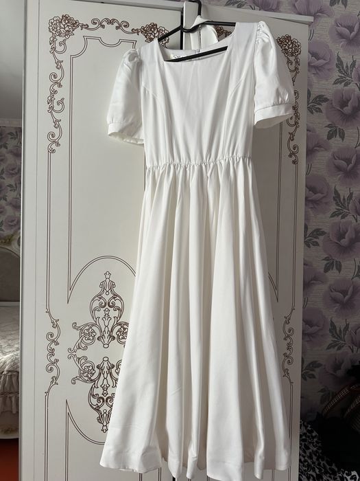 Ақ пиджак двойка көйлектер