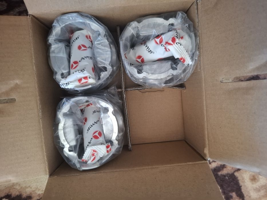 Ваз поршень AMP. 3 штук.