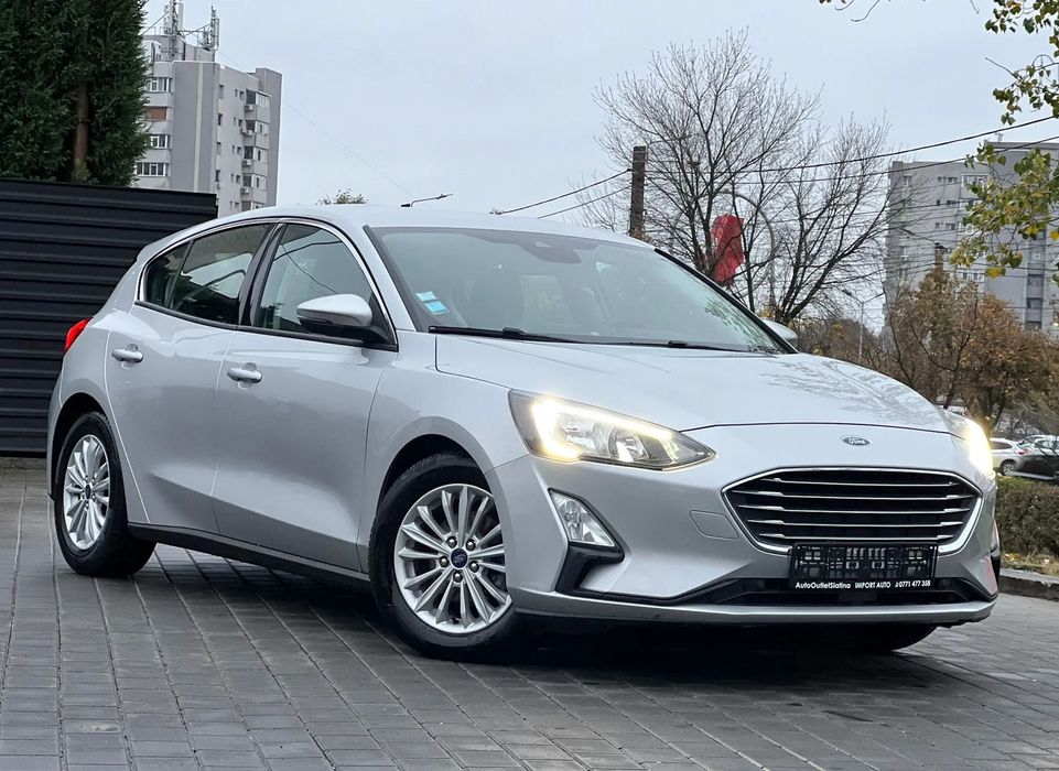 Ford Focus 1.5 Tdci - 120 cp - navi -leduri