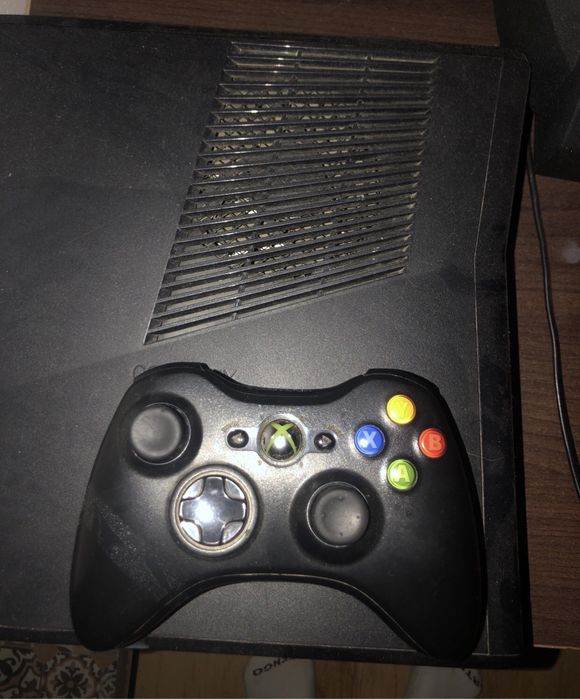 Vând xbox 360 în stare de functionare