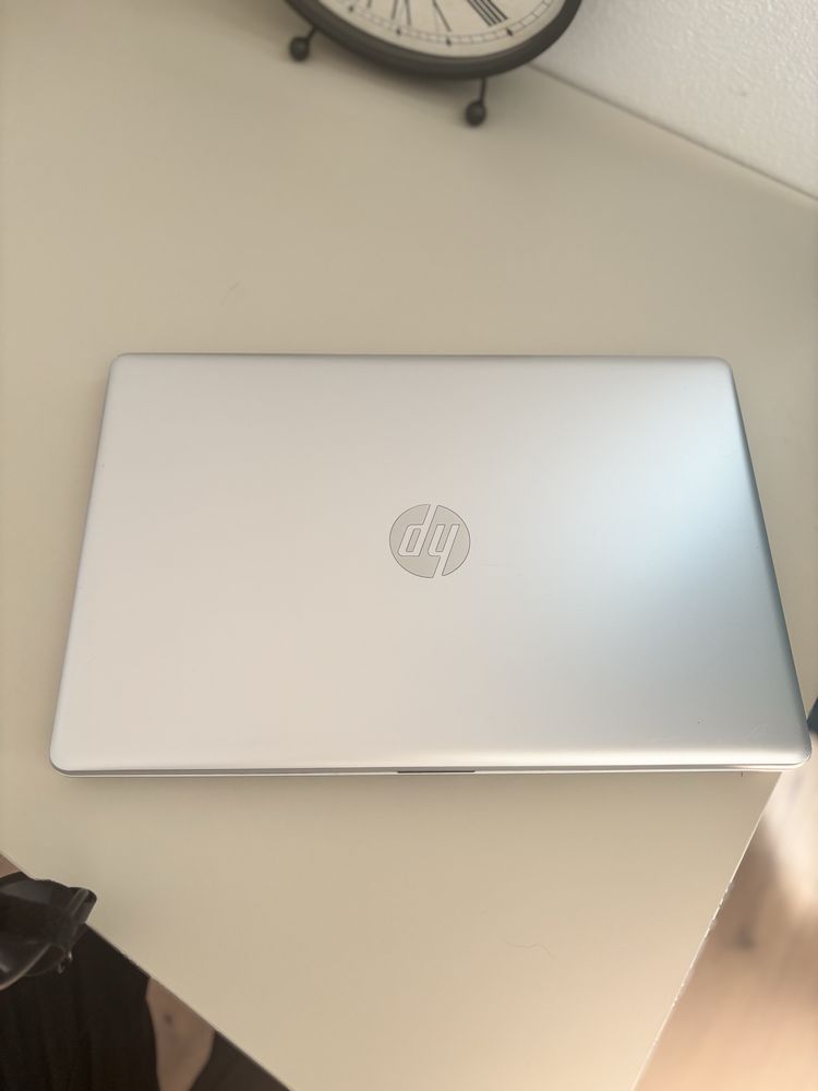 Hp 17,3”• i5-10 th gen• 16Gb ram• Generația 10• Windows 11