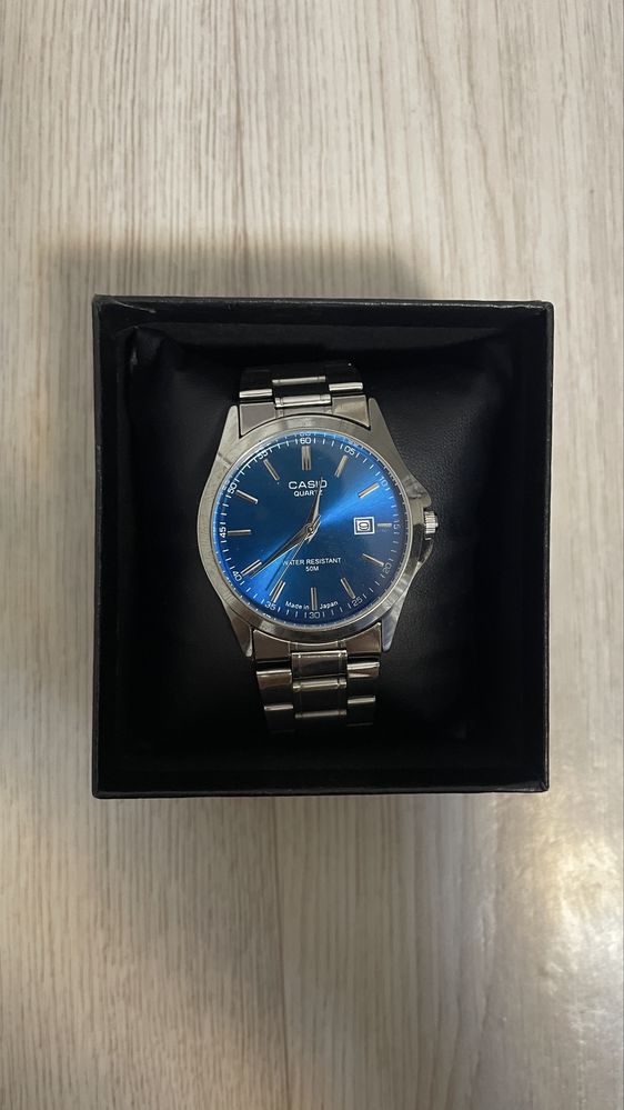 Часы Casio синие
