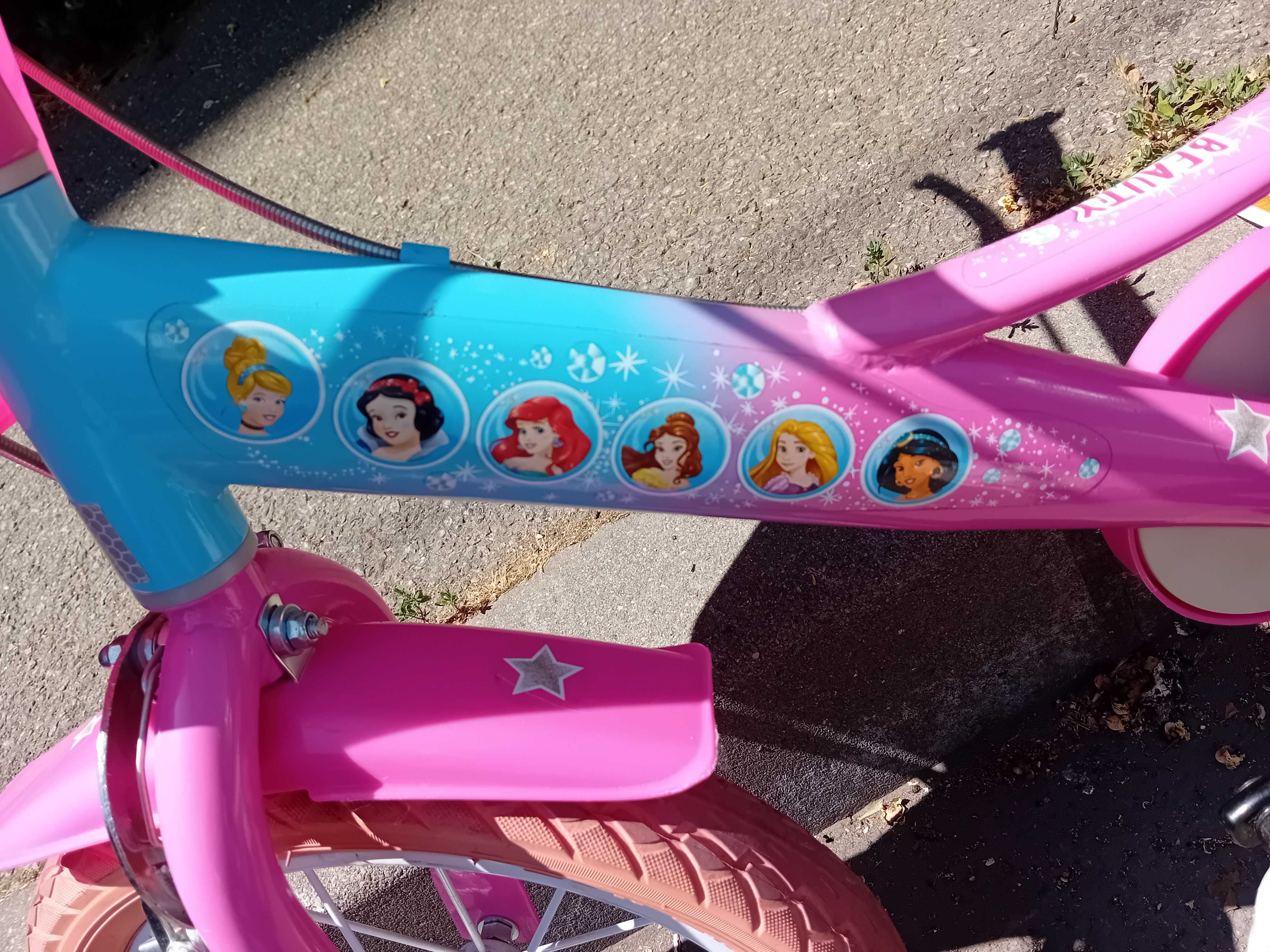 Vand bicicleta pentru fete