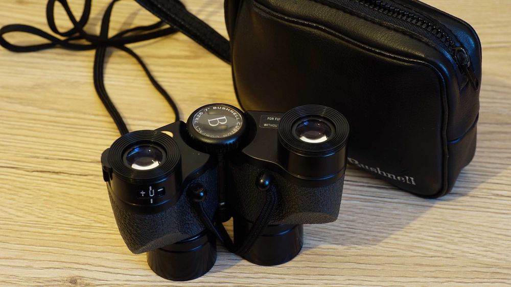 Binoclu Bushnell 7x26 camp 7 grade + toc - stare excelenta