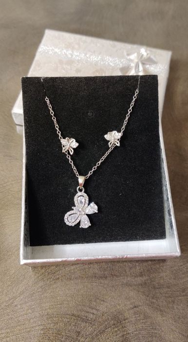 Set colier cu pandantiv fluture și cercei din argint