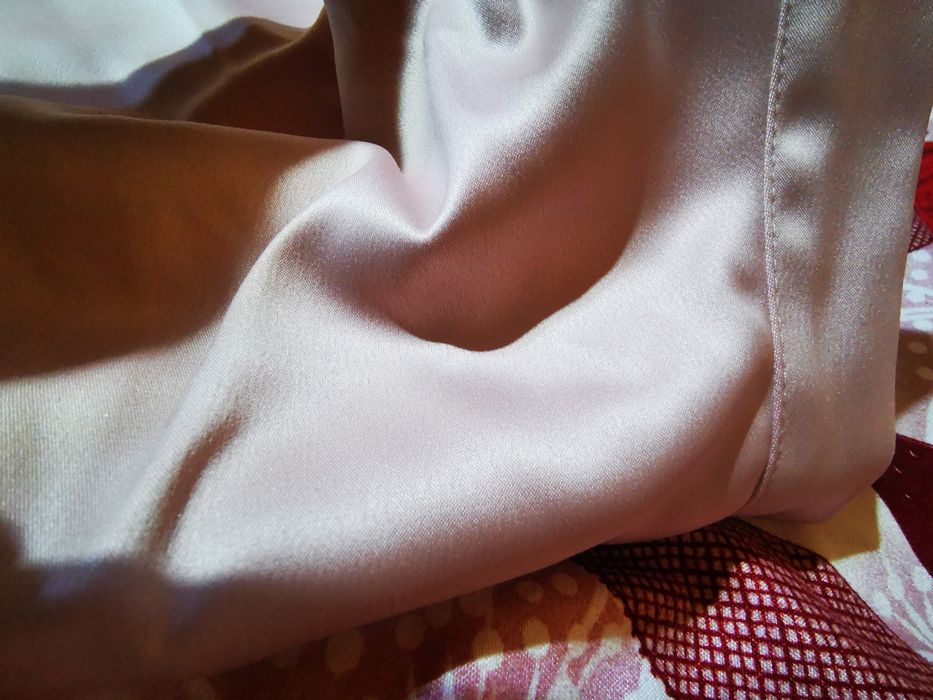 Vând fustă roz deschis